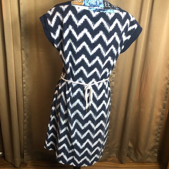 Tommy Hilfiger Short Sleeve Chevron Dress - Picture 6 of 16